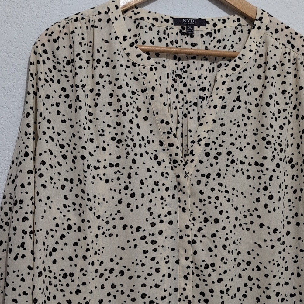NYDJ Not Your Daughter's Jeans Animal Print Blouse Neutral Size XL - Picture 3 of 12